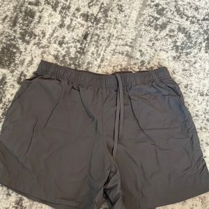 Columbia size M athletic shorts